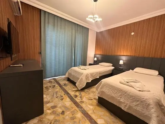 Çift Kişilik, Deniz ve Bahçe Manzaralı, 1. Kat