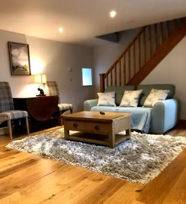 Kır Evi, Banyolu/Duşlu (Border Cottage)