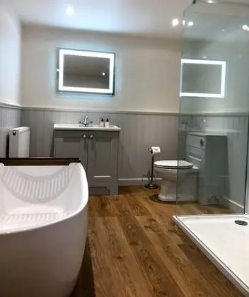 Kır Evi, Banyolu/Duşlu (Border Cottage)