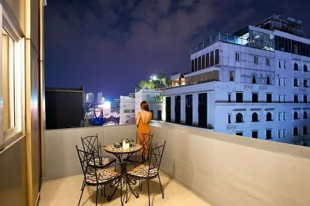 Family Oda, Balkon