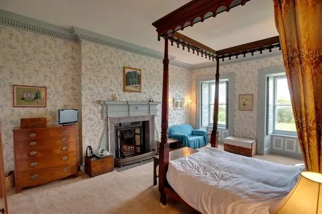 Superior Tek Büyük Yataklı Oda (Four Poster Bed)