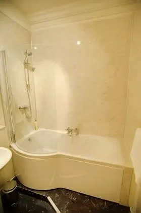 Superior Tek Büyük Yataklı Oda (Gold Room)