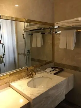 Business Tek Büyük Yataklı Oda