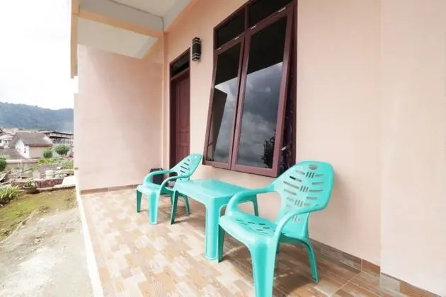 Family Room Connecting