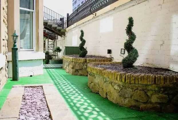 Üç Kişilik Oda