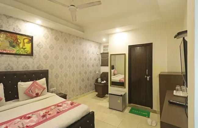 Premium Tek Büyük Yataklı Oda