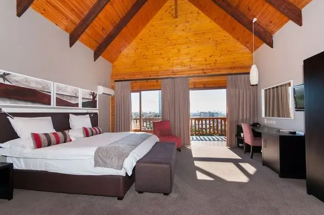 Luxury Tek Büyük Yataklı Oda (Non Sea facing)