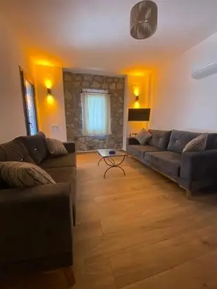 2+1 Daire, Bahçe Manzaralı, Teraslı