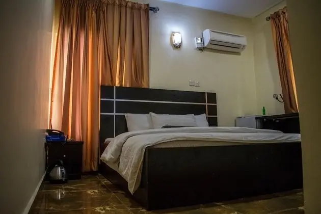 Deluxe Tek Büyük Yataklı Oda