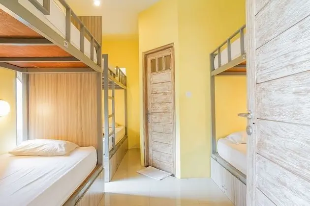 Basic Ortak Ranzalı Oda, Sadece kadınlar için