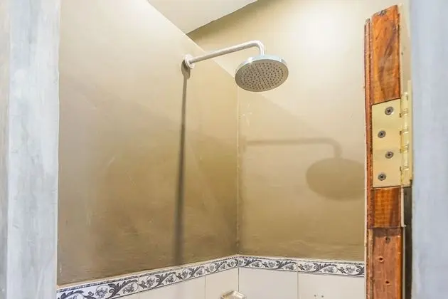 Ortak Ranzalı Oda, Karma Ranzalı Oda