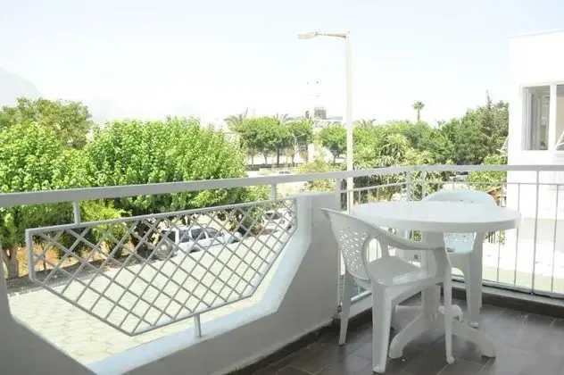 Balkonlu Standart çift kişilik oda