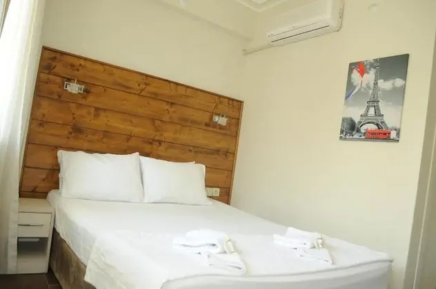 Balkonlu Standart çift kişilik oda