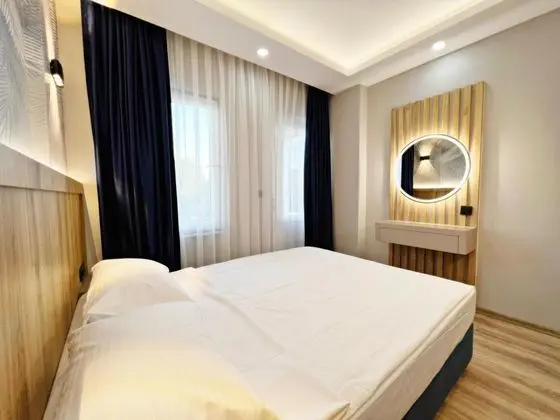 https://images.odamax.com/img/1024x768/odamax/image/upload/KEMER_SUNRISE_SUIT_202505311636359_IMG_8226.JPG