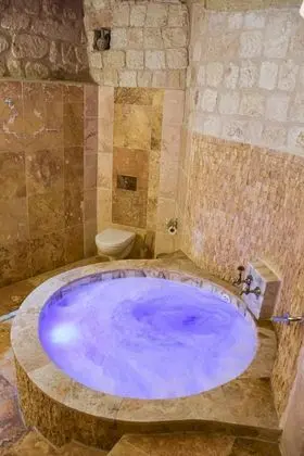 Deluxe Mağara Suite, Bahçe Manzaralı, Jakuzili