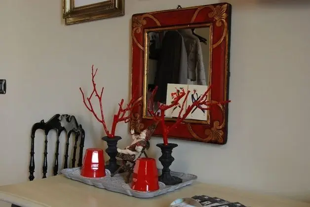 Tek Büyük veya İki Ayrı Yataklı Oda (Kouralline)