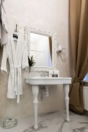 Premium Tek Büyük Yataklı Oda