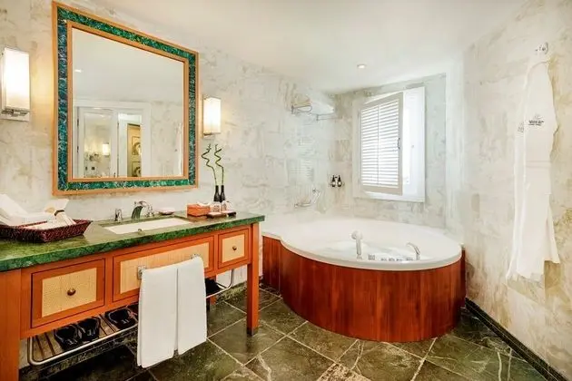One Bedroom Suite Jacuzzi