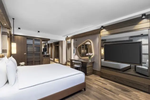 https://images.etstur.com/imgproxy/resize/2560x1440/files/images/hotelImages/etsrooms/623/Kempinski_Hotel_The_Dome_20240812152818_3.jpg