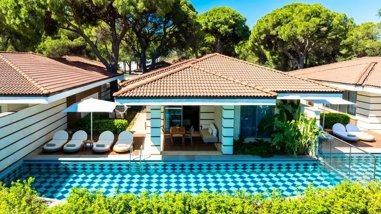 https://images.etstur.com/imgproxy/resize/2560x1440/files/images/hotelImages/etsrooms/623/Kempinski_Hotel_The_Dome_20240812153344_0.JPG
