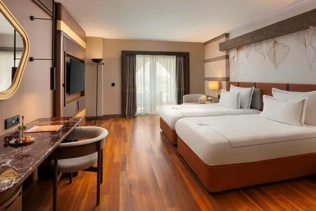 https://images.etstur.com/imgproxy/resize/2560x1440/files/images/hotelImages/etsrooms/623/Kempinski_Hotel_The_Dome_20250526130551_0.jpg