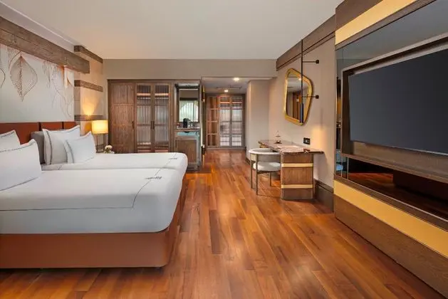 https://images.etstur.com/imgproxy/resize/2560x1440/files/images/hotelImages/etsrooms/623/Kempinski_Hotel_The_Dome_20250526130551_1.jpg