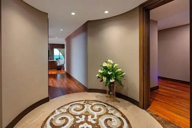 https://images.etstur.com/imgproxy/resize/2560x1440/files/images/hotelImages/etsrooms/623/Kempinski_Hotel_The_Dome_20250526130551_4.jpg