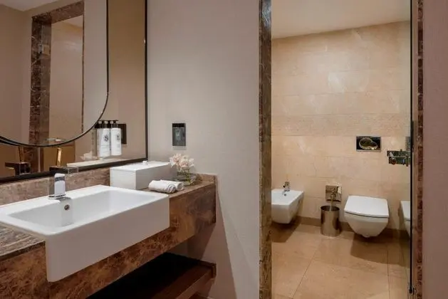 https://images.etstur.com/imgproxy/resize/2560x1440/files/images/hotelImages/etsrooms/623/Kempinski_Hotel_The_Dome_20250526130646_1.jpg