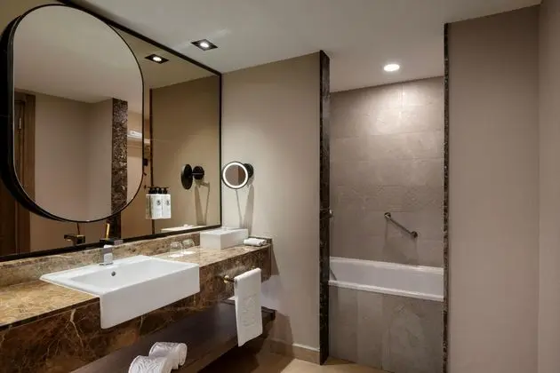 https://images.etstur.com/imgproxy/resize/2560x1440/files/images/hotelImages/etsrooms/623/Kempinski_Hotel_The_Dome_20250526130901_0.jpg