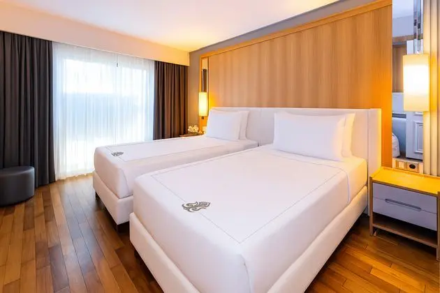 https://images.etstur.com/imgproxy/resize/2560x1440/files/images/hotelImages/etsrooms/623/Kempinski_Hotel_The_Dome_20250626094554_0.jpg