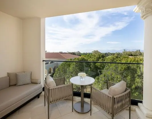 One Bedroom Suit Golf Manzaralı Oda