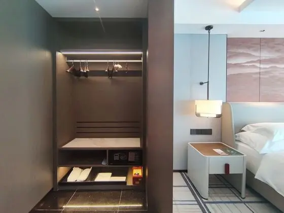 Swiss Select Room, 1 King Size Bed, Oversized Living Space