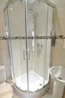 Tek Büyük veya İki Ayrı Yataklı Oda, 1 Çift Kişilik Yatak