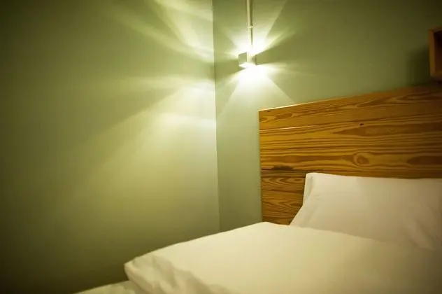 Deluxe Twin Bedroom