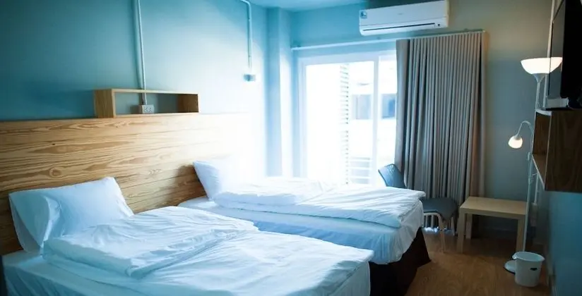 Deluxe Twin Bedroom