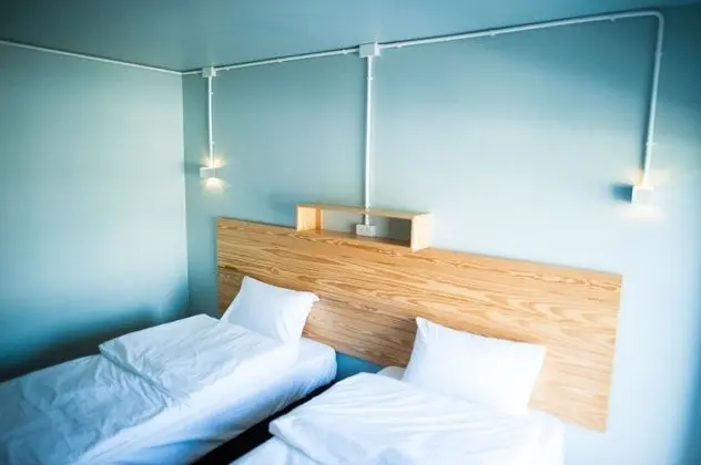 Deluxe Twin Bedroom
