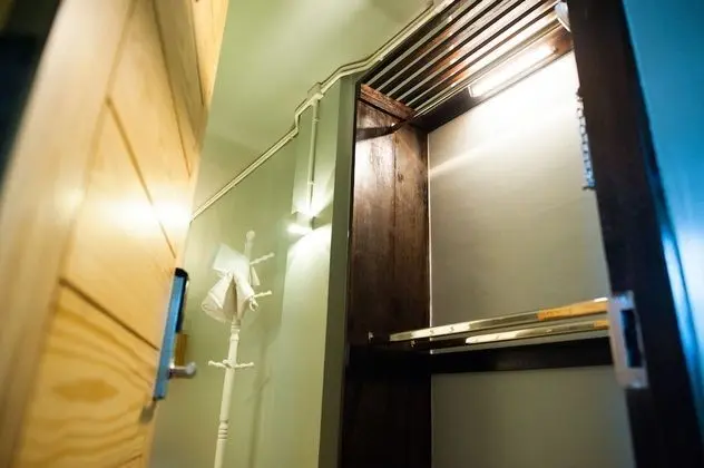 Deluxe Twin Bedroom