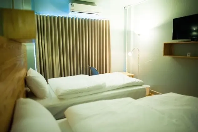 Deluxe Twin Bedroom