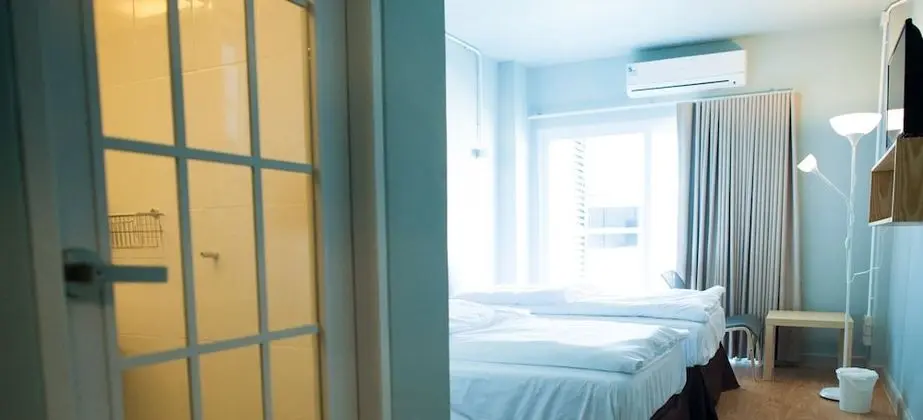 Superior Twin Bedroom
