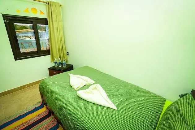 Üç Kişilik Oda