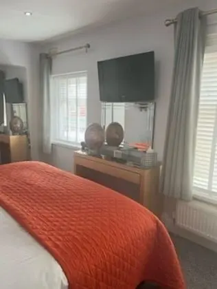 Tek Büyük veya İki Ayrı Yataklı Oda, Banyolu/Duşlu