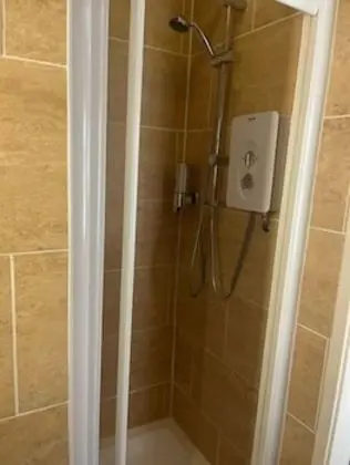 Tek Büyük veya İki Ayrı Yataklı Oda, Banyolu/Duşlu