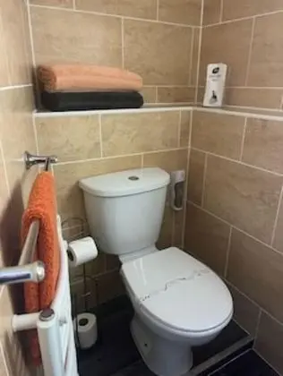 Tek Büyük veya İki Ayrı Yataklı Oda, Banyolu/Duşlu