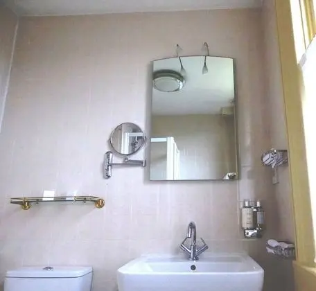 Tek Kişilik Oda, Ortak Banyo
