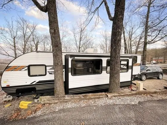 Karavan (Kennedy Kamp @ Branson View Campgroun)