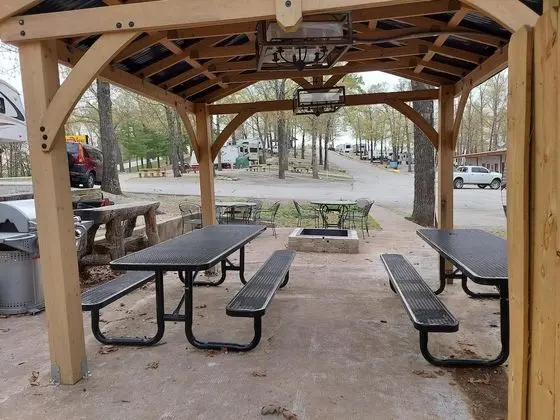 Karavan (Kennedy Kamp @ Branson View Campgroun)