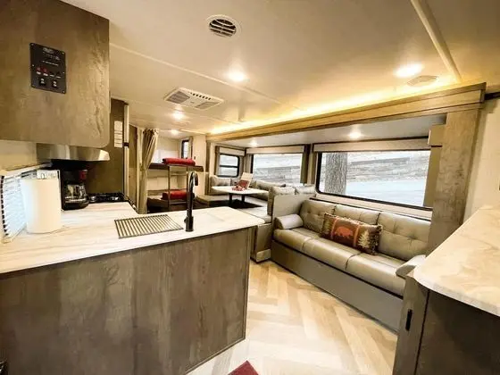 Karavan (Kennedy Kamp @ Branson View Campgroun)