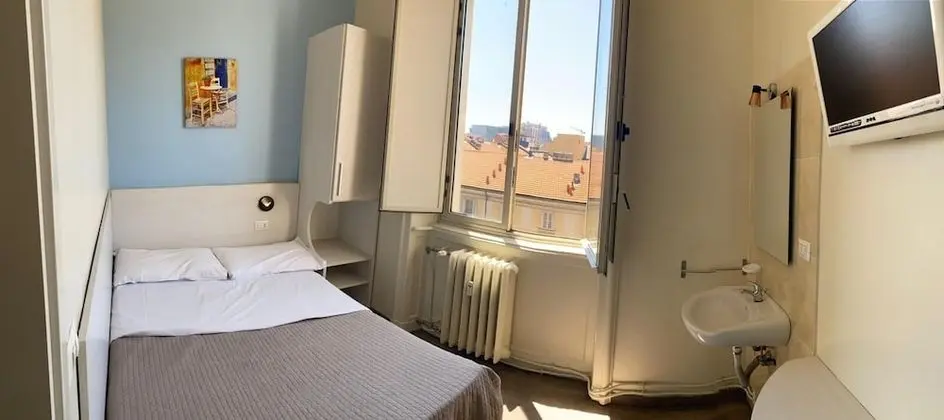 Tek Büyük Yataklı Oda, Ortak Banyo