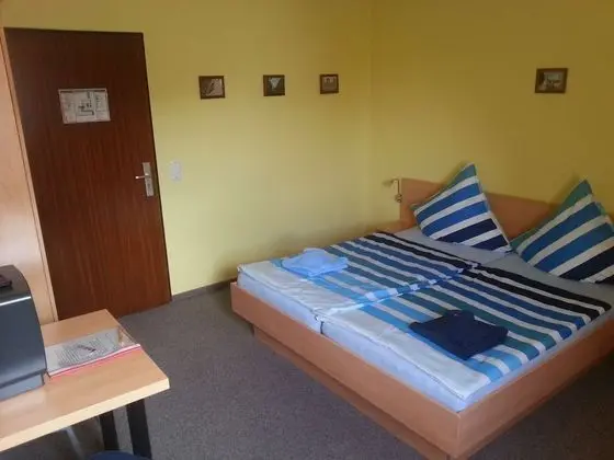 Economy Tek Büyük Yataklı Oda, Ortak Banyo