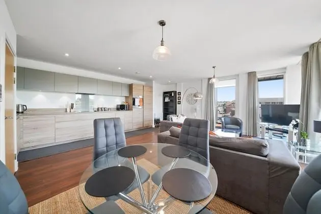 Kennet House Serviced Apartments - Apt B
